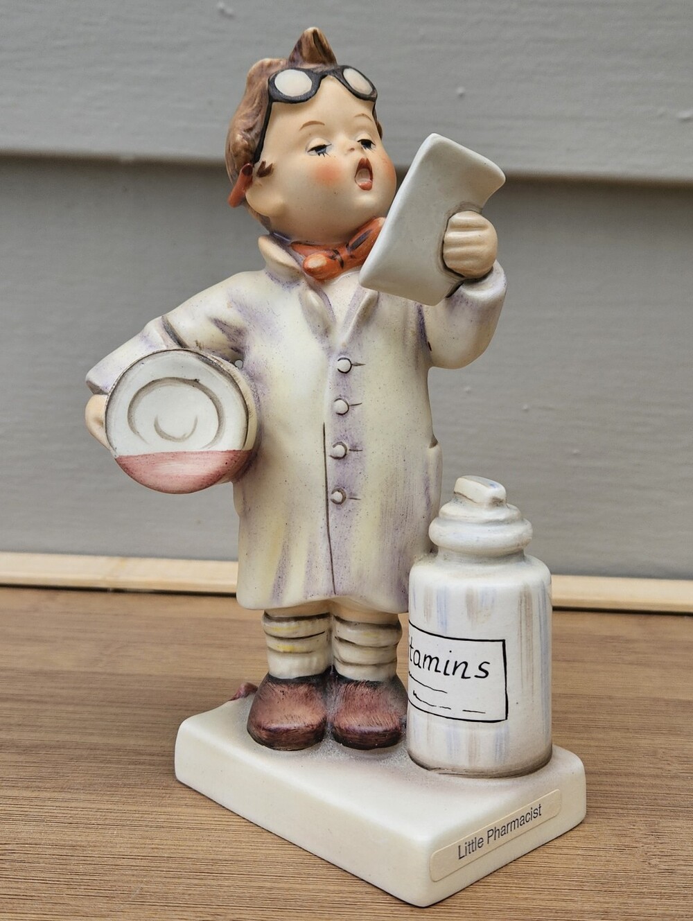 Little Pharmacist Hummel 1984